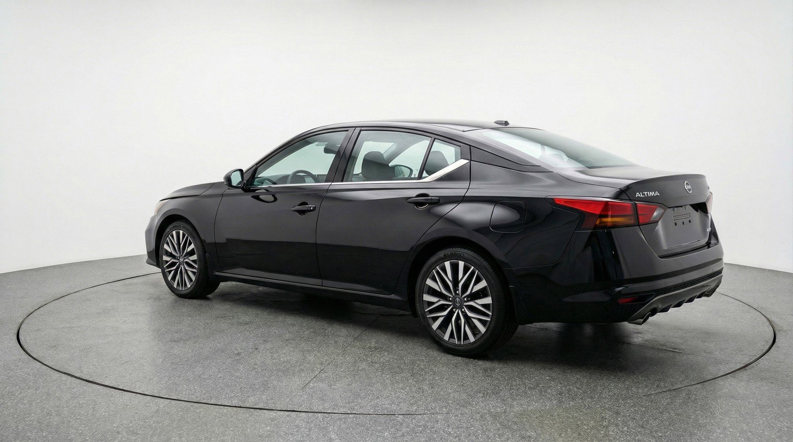 Used 2025 Nissan Altima 2.5 SV image 6