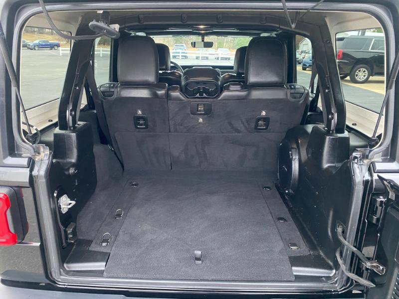 Used 2018 Jeep Wrangler Unlimited Sahara image 10