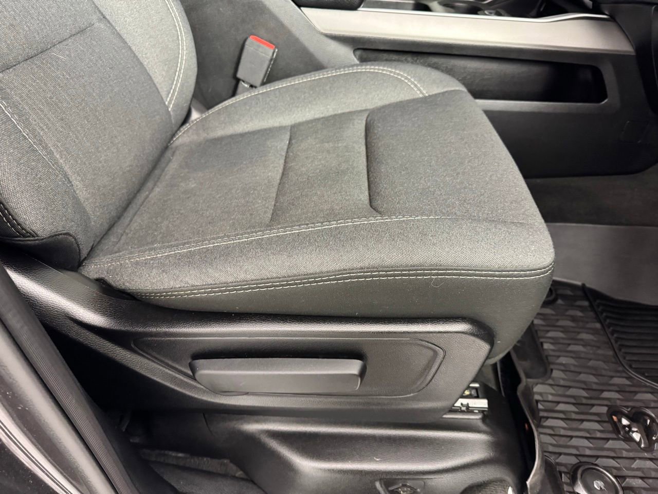 Used 2021 RAM 1500 Big Horn image 33