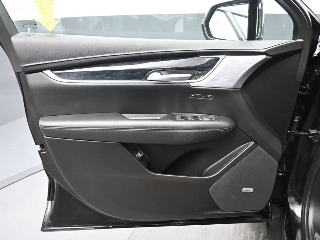Used 2025 Cadillac XT5 Premium Luxury image 9