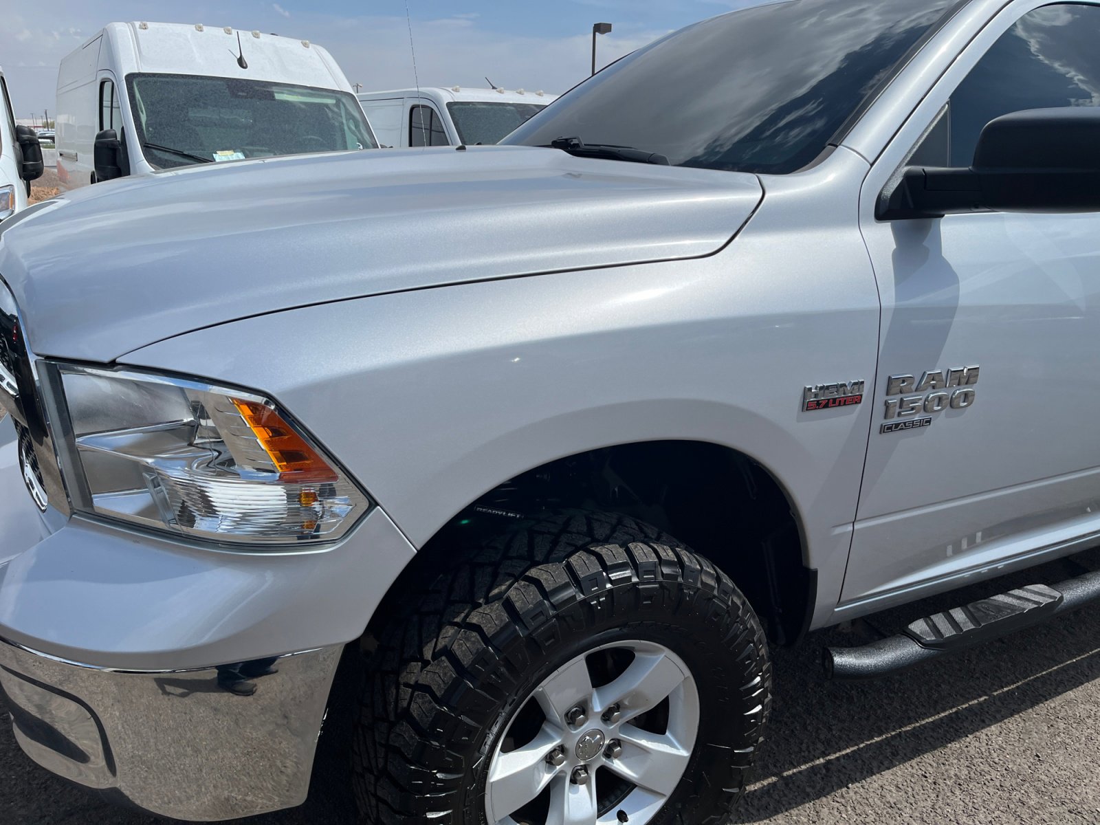 Used 2019 RAM 1500 Classic SLT image 10