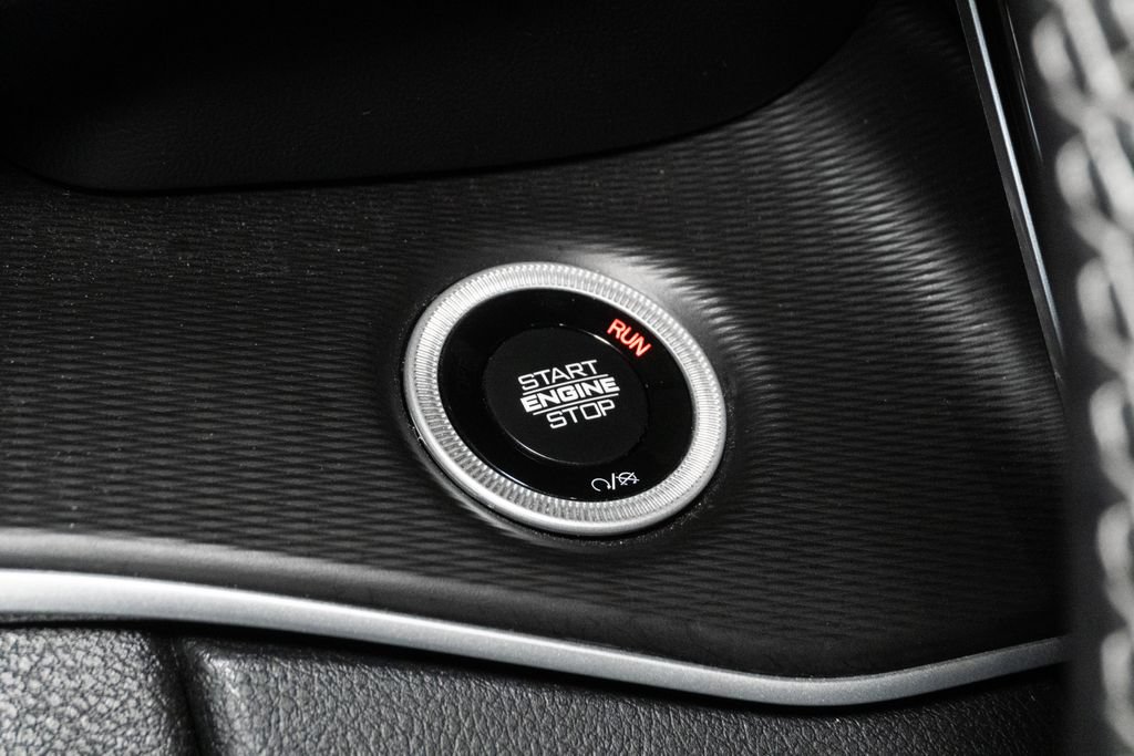 Used 2025 Jeep Grand Cherokee Altitude AWD/4WD image 19