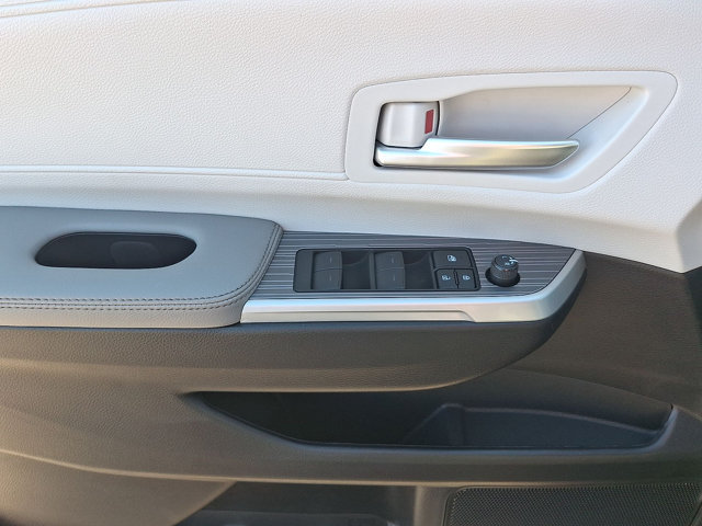 Certified 2025 Toyota Sienna XLE w/ XLE Plus Package AWD/4WD image 10
