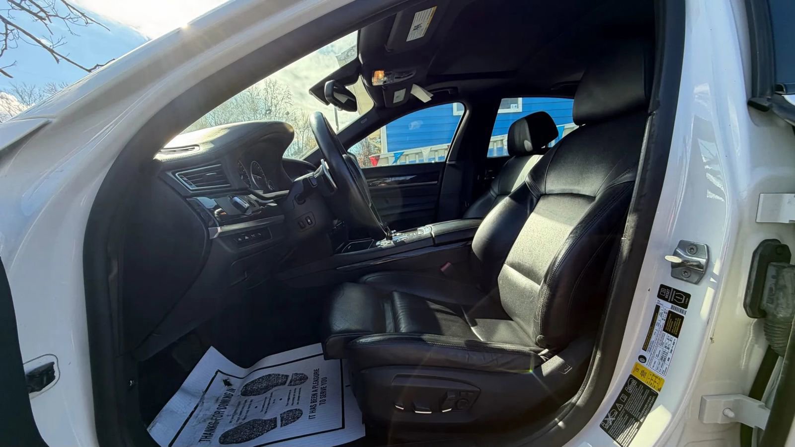 Used 2013 BMW 750i xDrive image 10