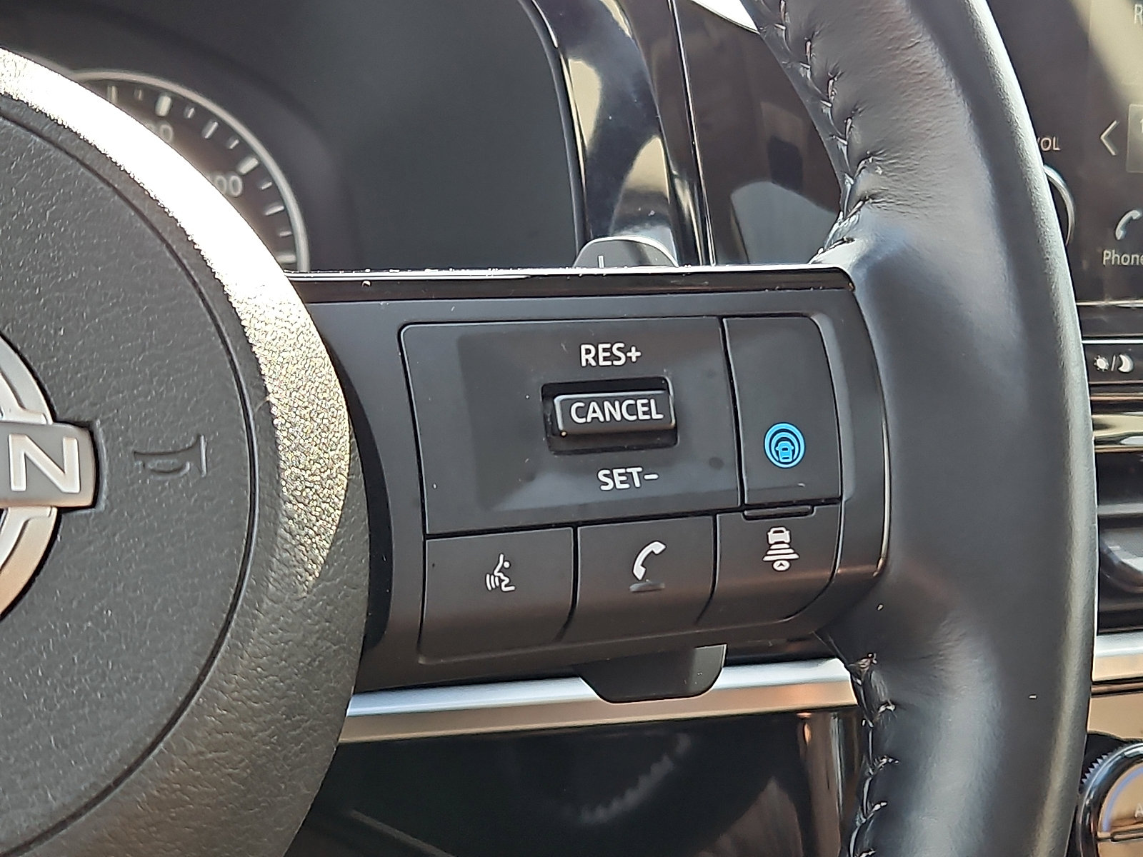 Certified 2022 Nissan Pathfinder Platinum w/ Cargo Package image 22