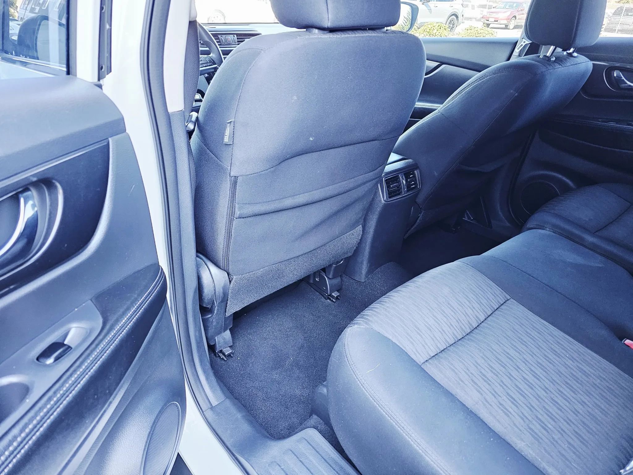Used 2017 Nissan Rogue S image 10