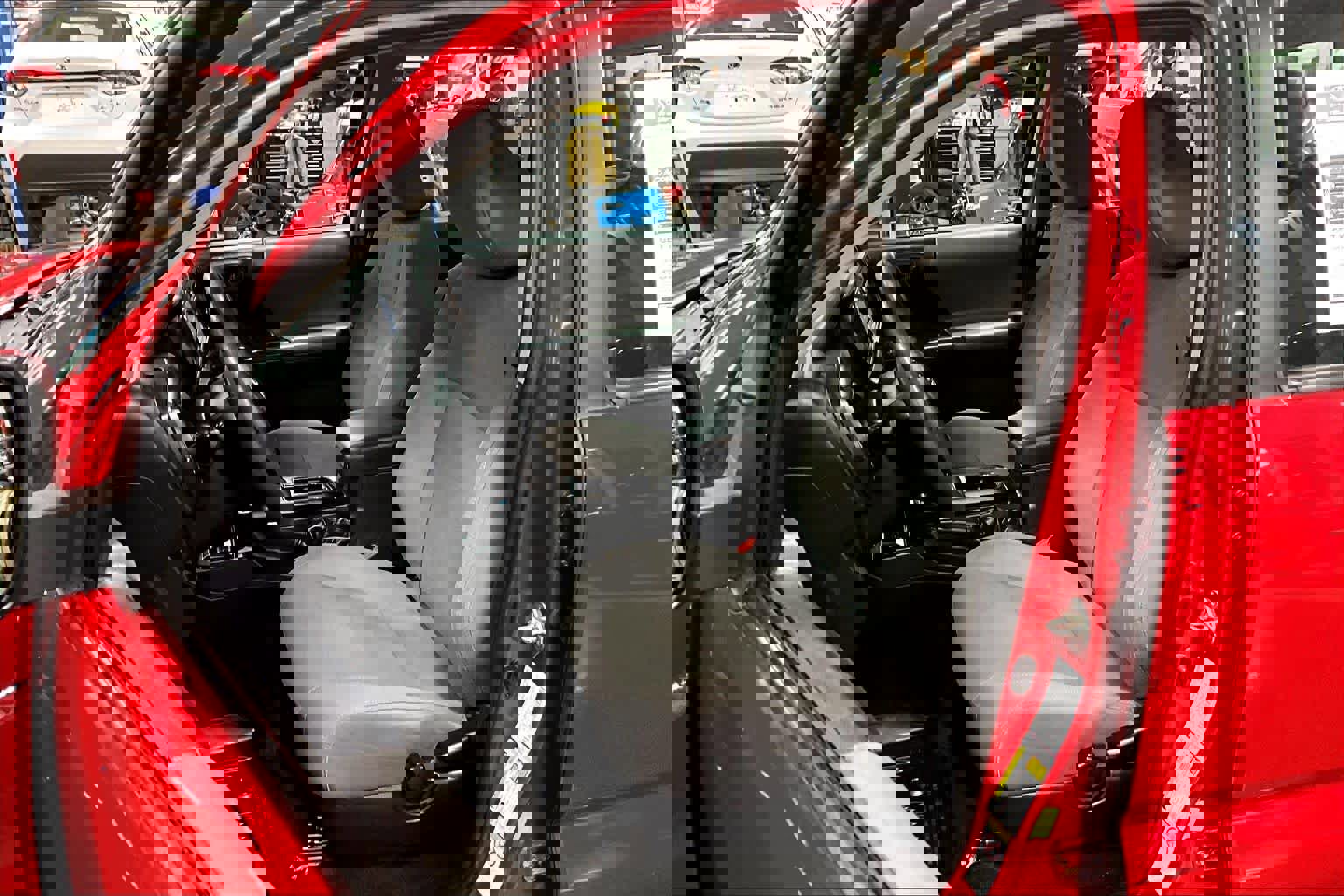 Used 2018 Toyota Tacoma SR w/ SR Convenience Package image 9