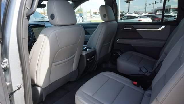 Certified 2026 GMC Acadia Elevation w/ Elevation Premium Package FWD image 27