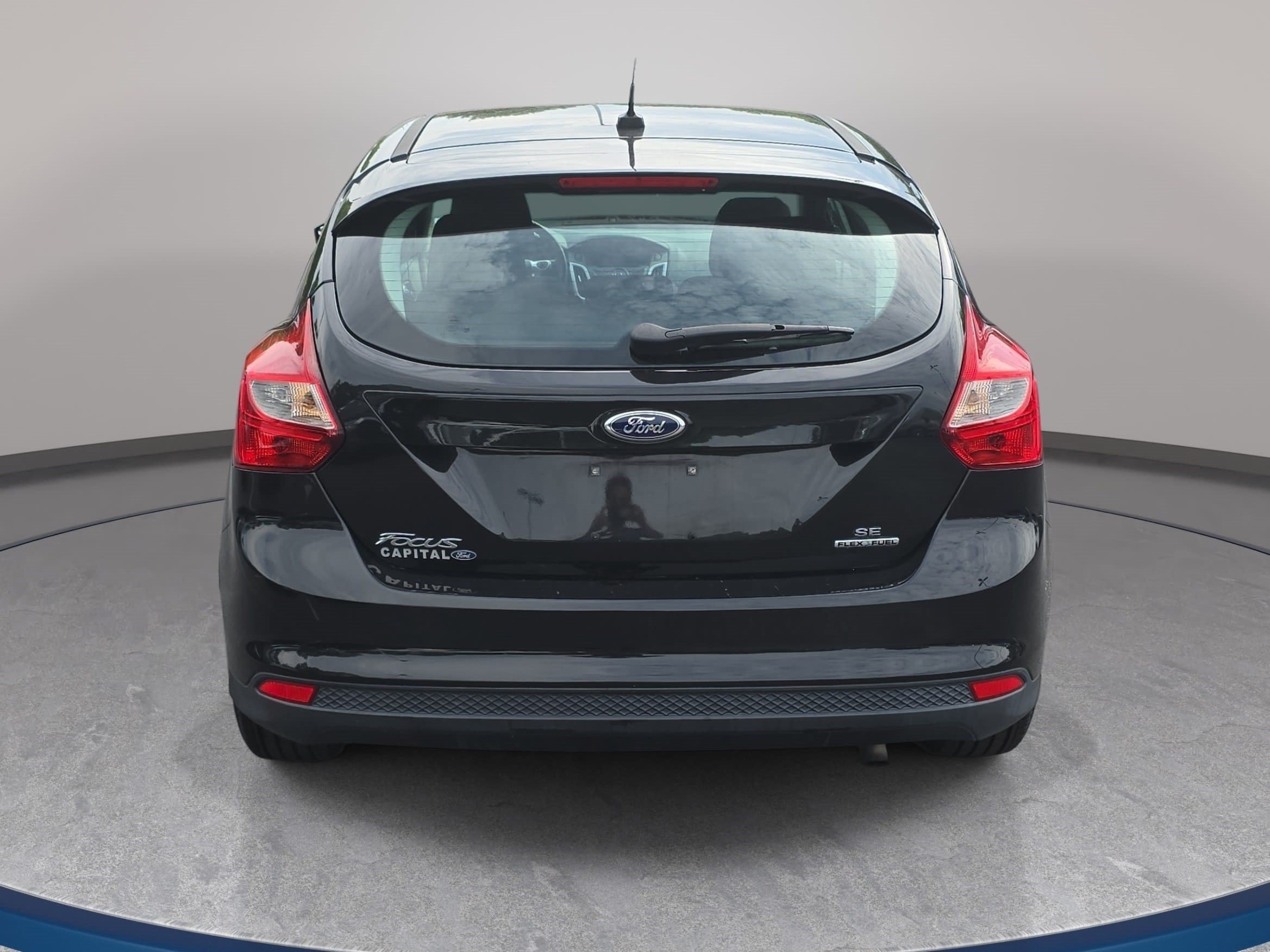 Used 2014 Ford Focus SE FWD image 6