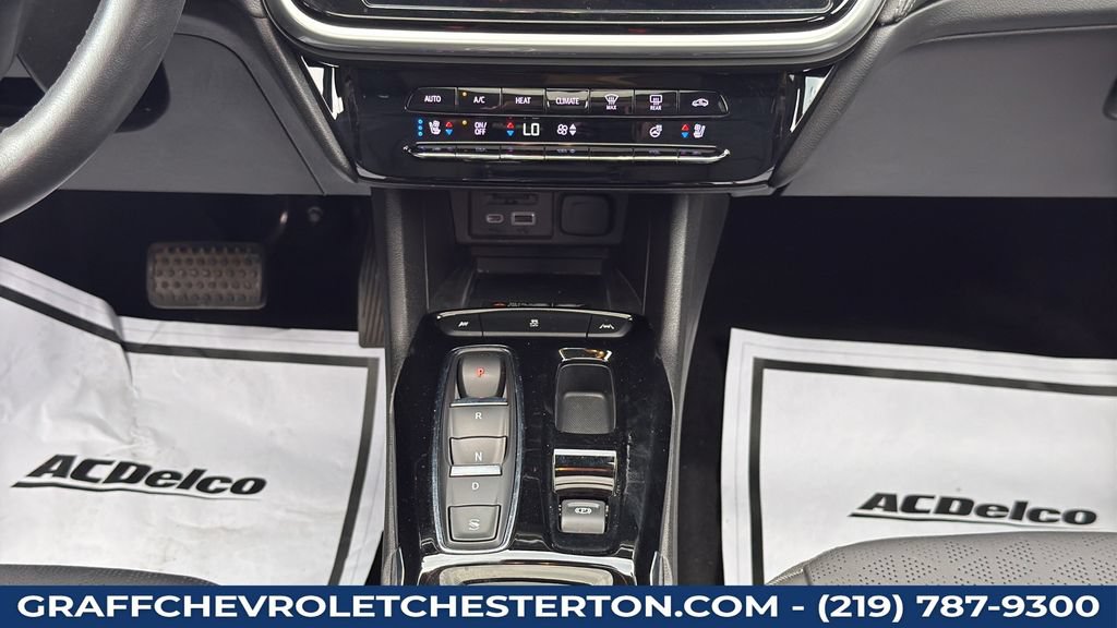 Used 2023 Chevrolet Bolt EUV Premier w/ Sun & Sound Package FWD image 47
