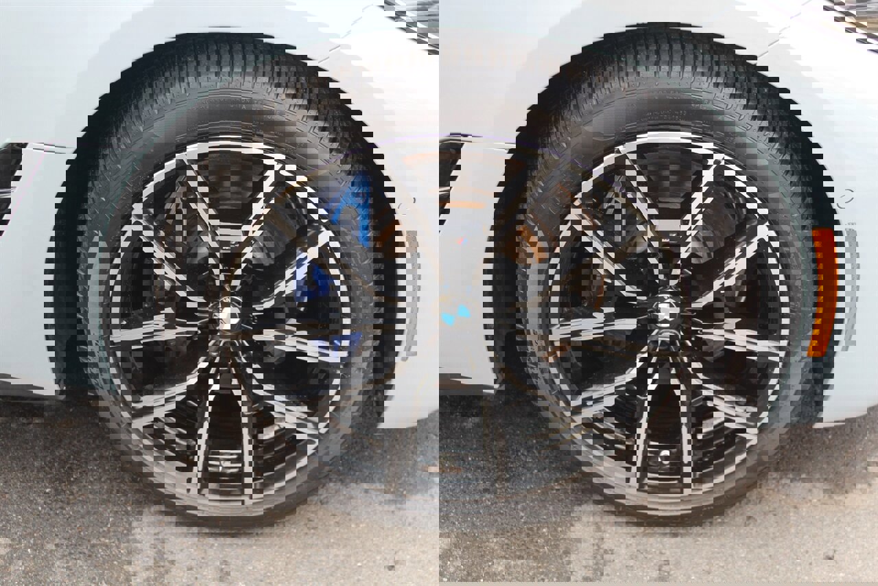 Used 2025 BMW i4 xDrive40i w/ M Sport Package image 29