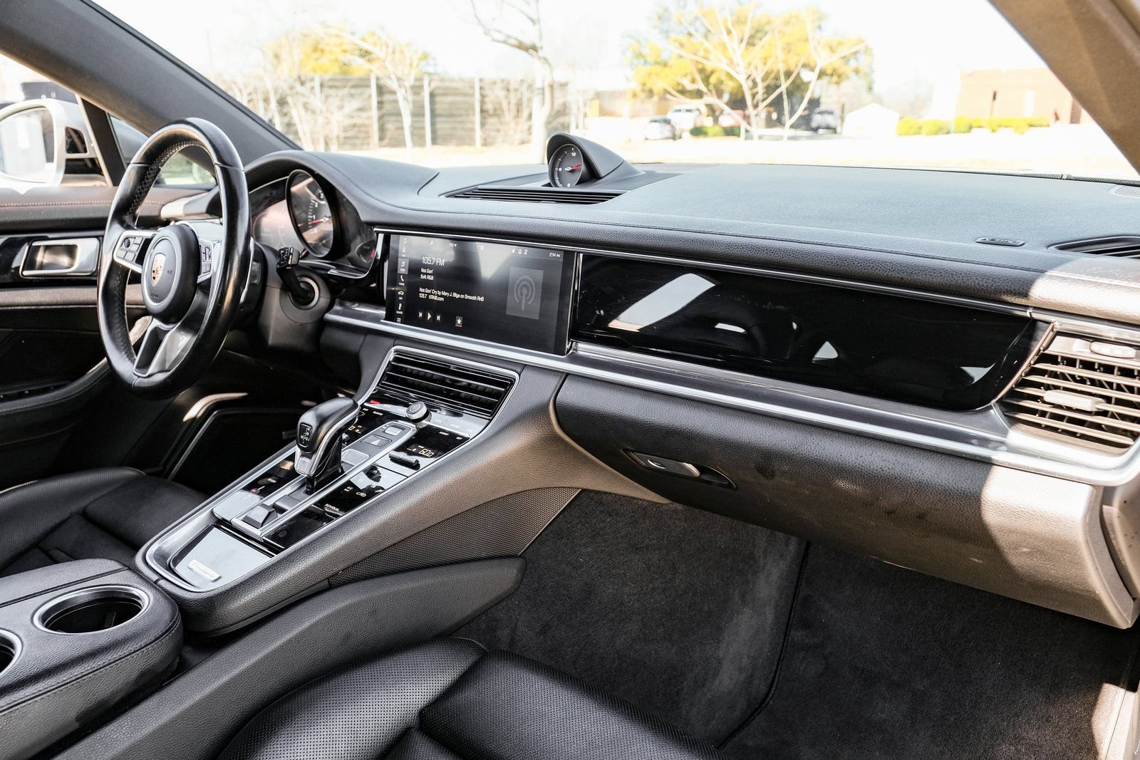 Used 2018 Porsche Panamera 4 AWD/4WD image 9