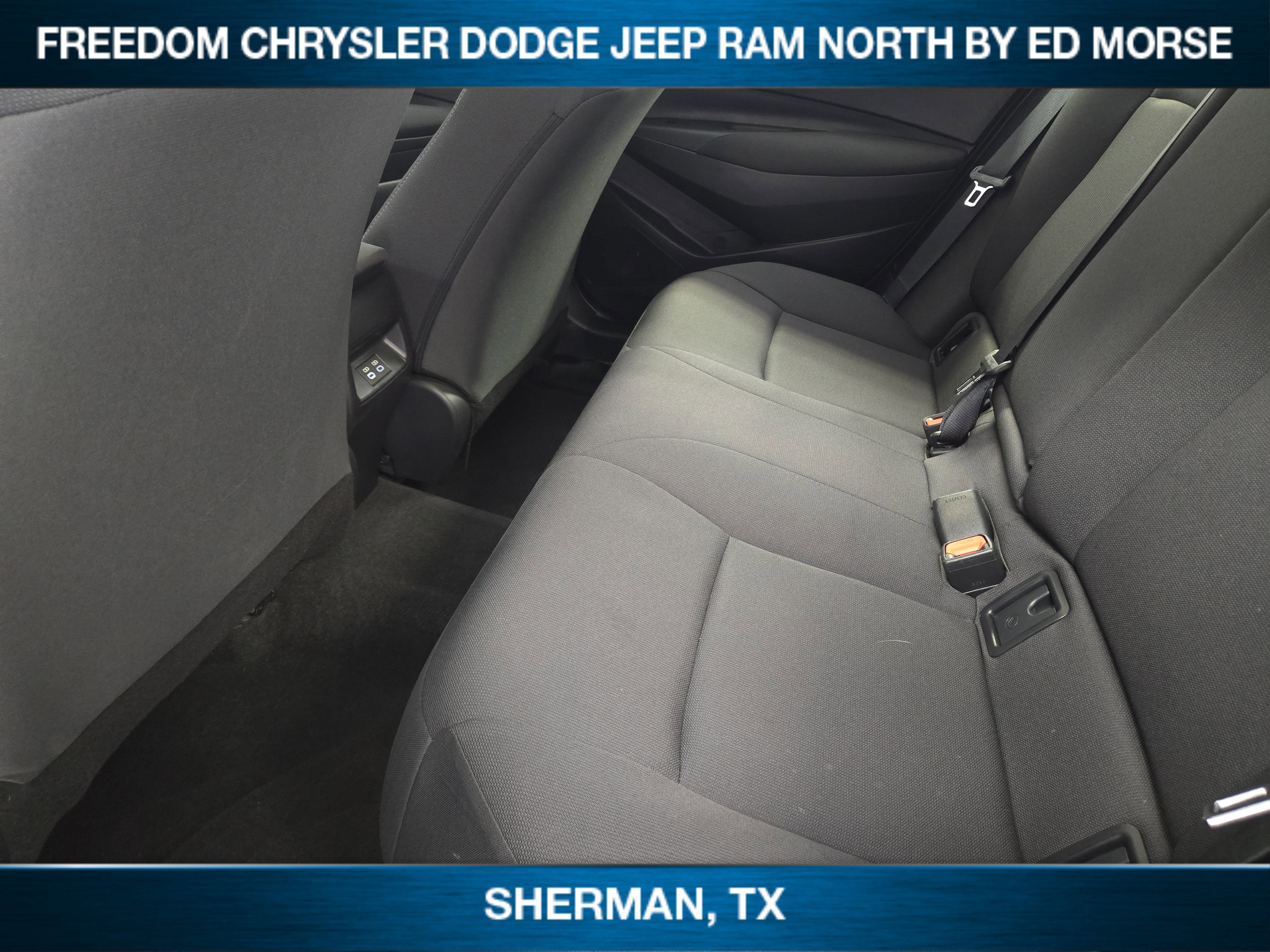 Used 2025 Toyota Corolla LE image 19