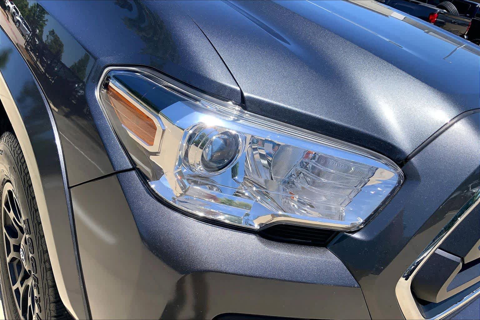Used 2022 Toyota Tacoma SR5 RWD image 26