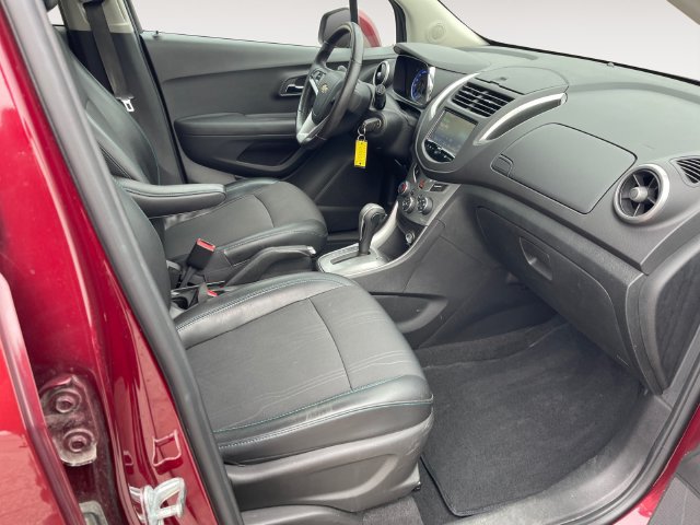 Used 2016 Chevrolet Trax LT w/ LT Convenience Package FWD image 15