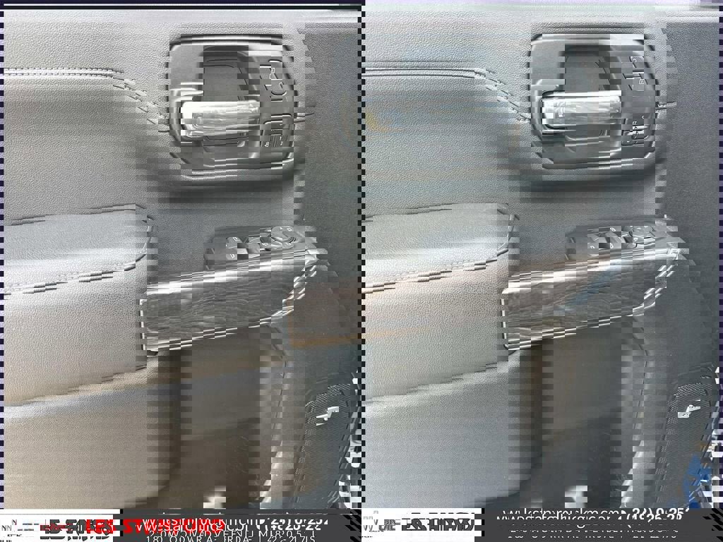 Used 2022 Chevrolet Silverado 2500 LTZ w/ LTZ Premium Package image 16