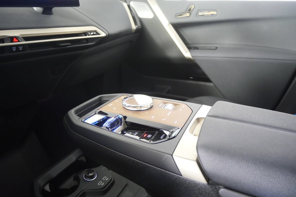 Certified 2023 BMW iX xDrive50 w/ Premium Package AWD/4WD image 22