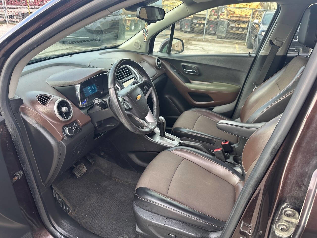 Used 2016 Chevrolet Trax LT w/ LT Convenience Package image 12