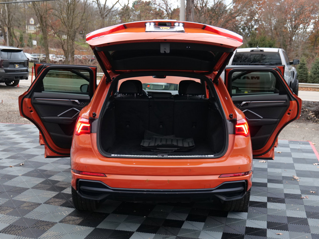 Used 2019 Audi Q3 2.0T Premium Plus w/ Premium Plus Package image 56