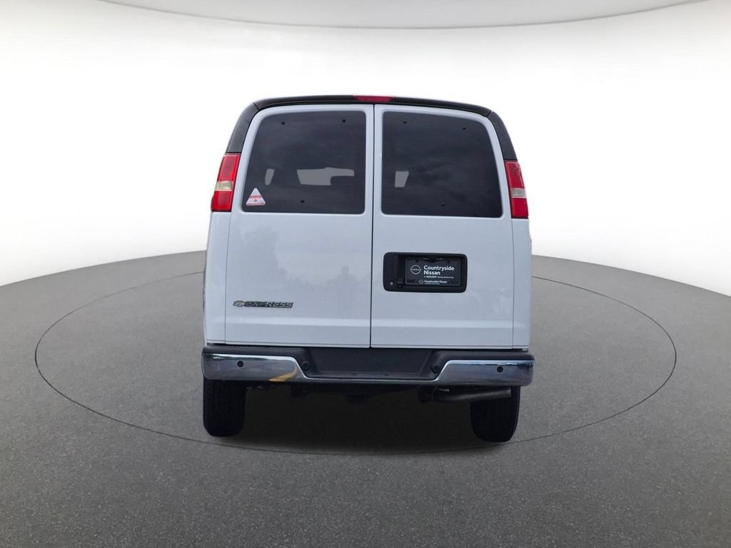Used 2018 Chevrolet Express 3500 LT w/ LT Preferred Equipment Group RWD image 6