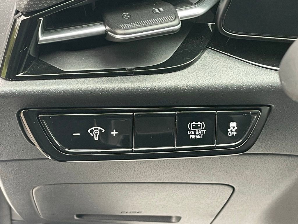 Certified 2024 Kia Niro EX Touring FWD image 26