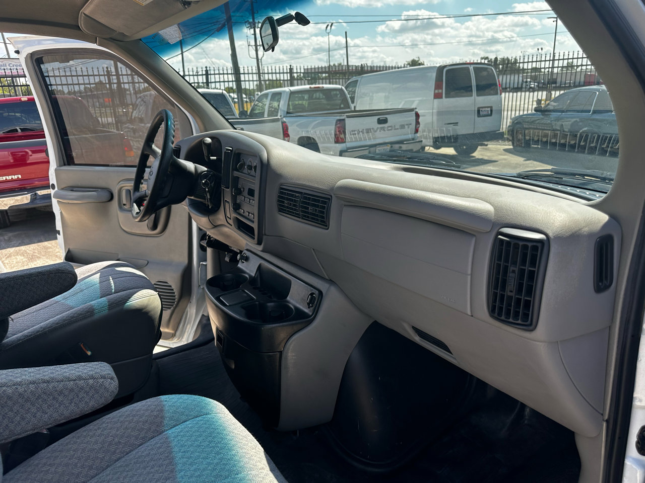 Used 2001 Chevrolet Express 1500 image 14
