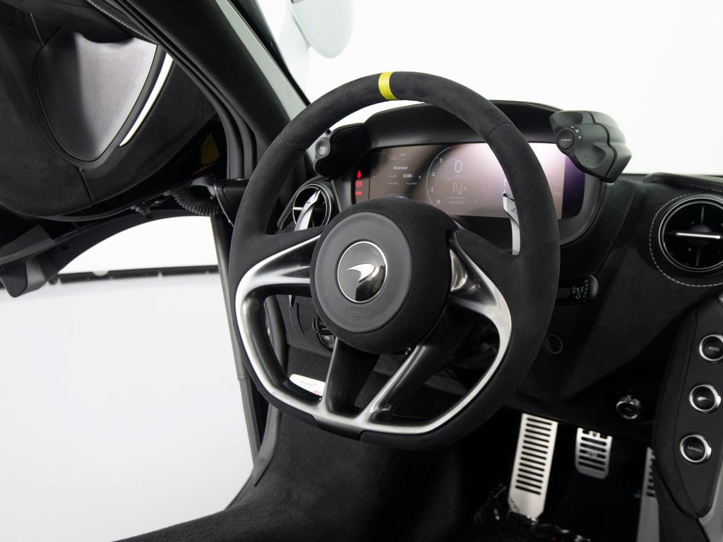 Used 2024 McLaren 750S Spider RWD image 30