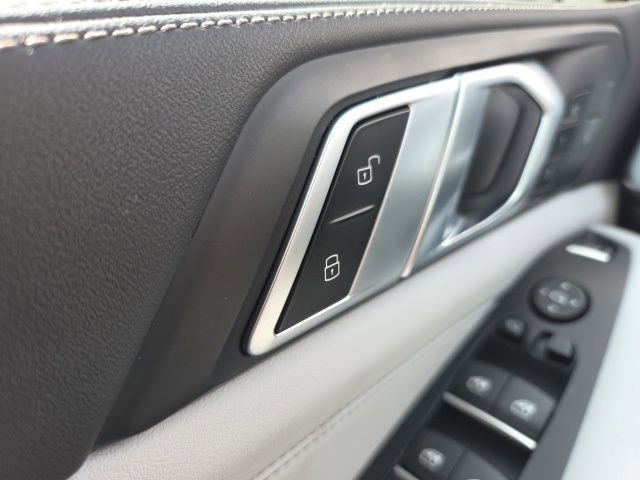 Used 2025 BMW X5 M60i w/ Climate Comfort Package image 40