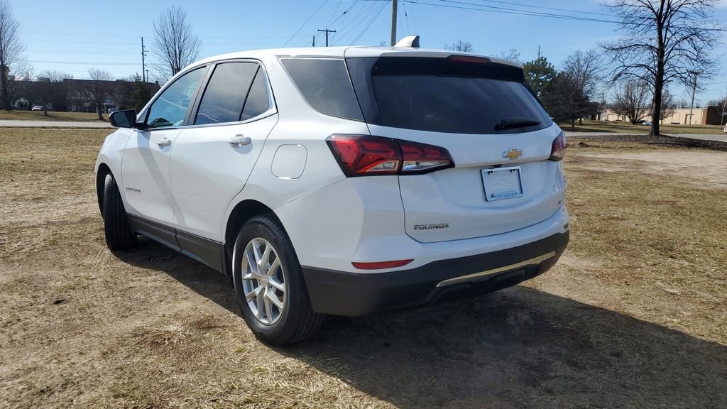 Used 2023 Chevrolet Equinox LT image 3