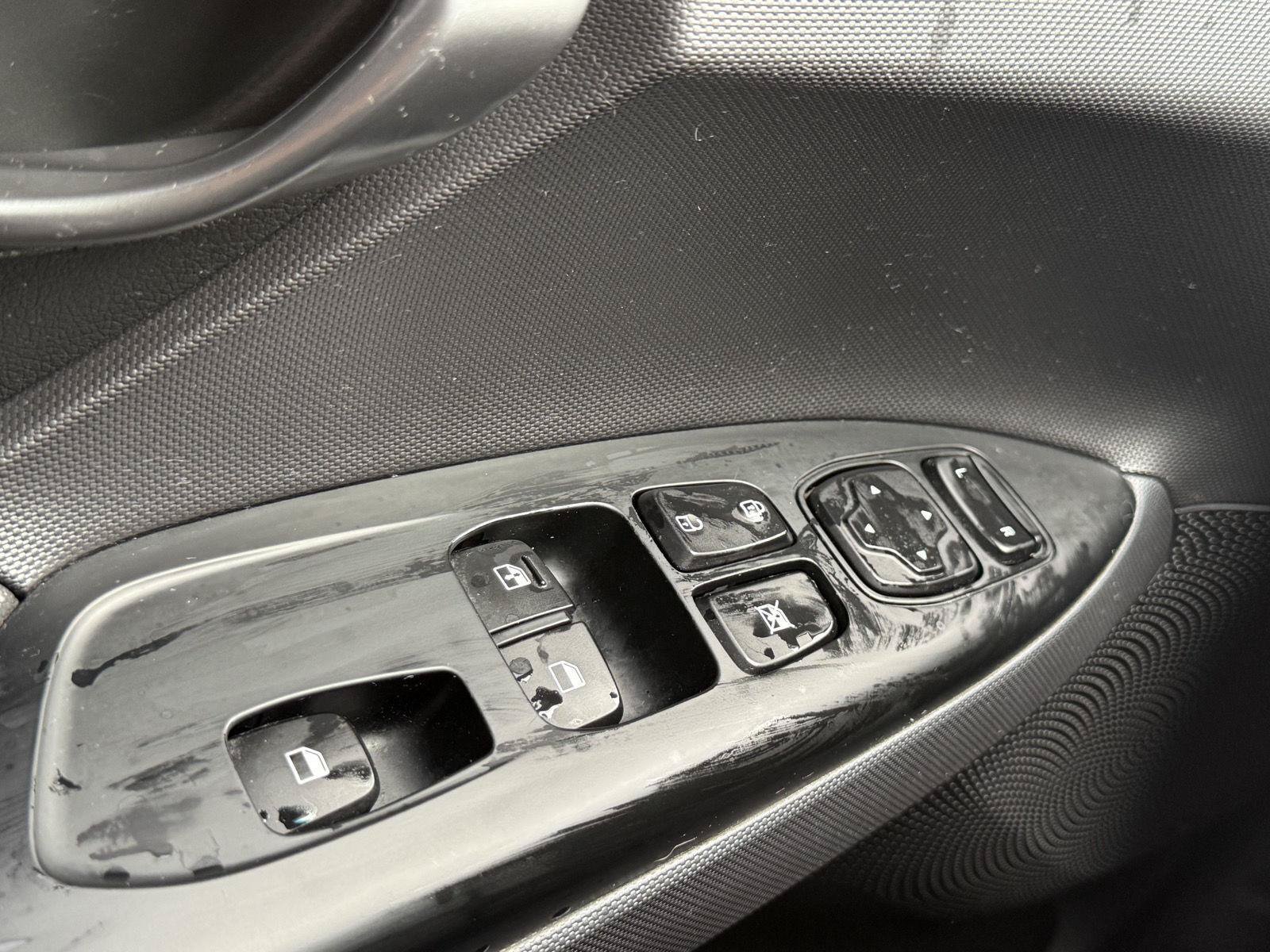Used 2020 Hyundai Veloster Turbo FWD image 21