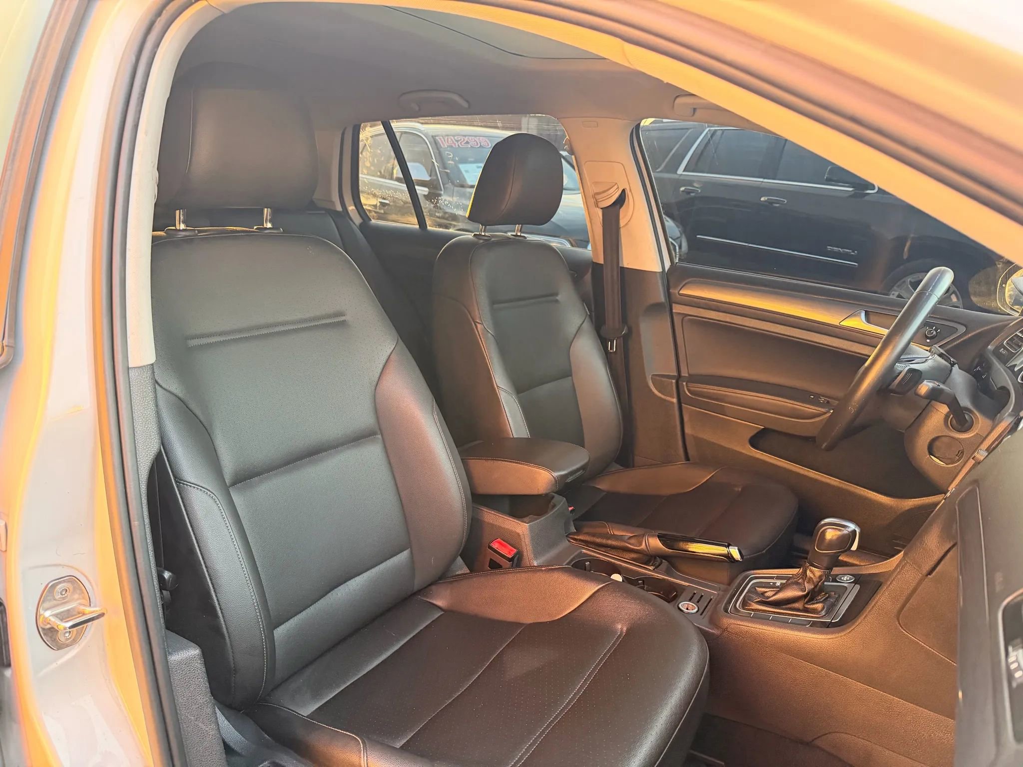 Used 2021 Volkswagen Golf 4-Door image 26