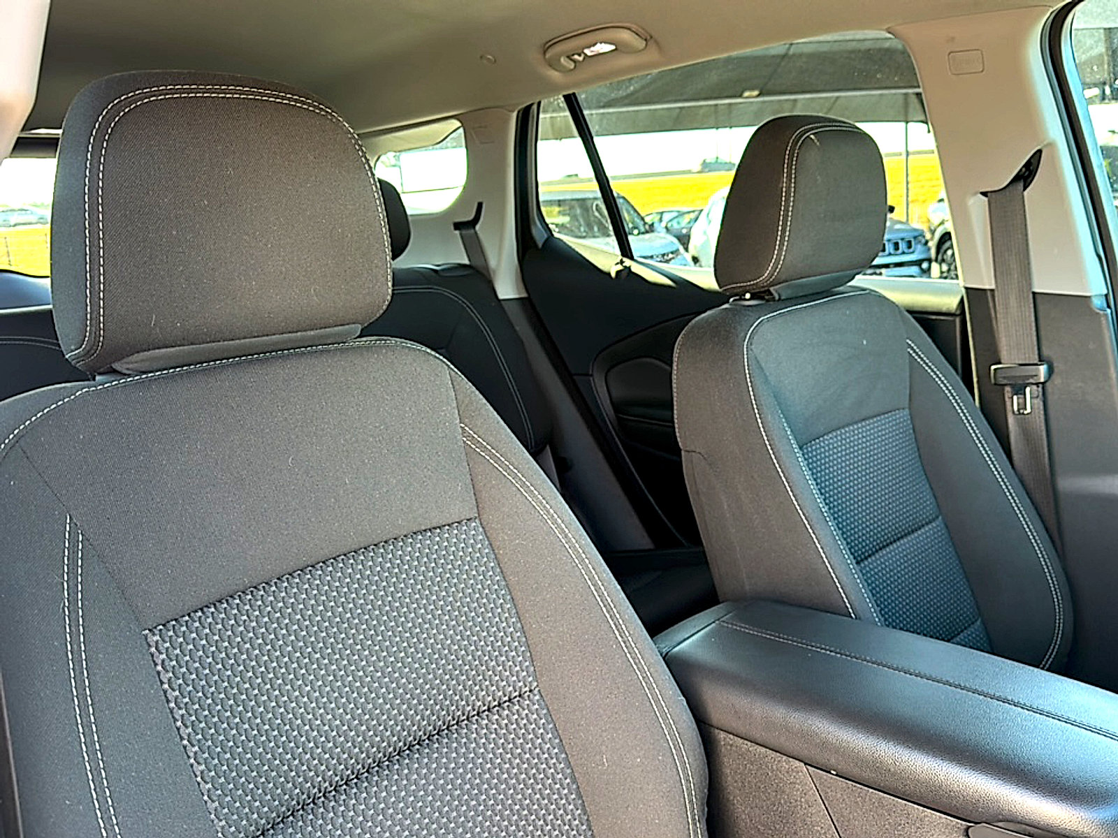 Used 2024 GMC Terrain SLE FWD image 25