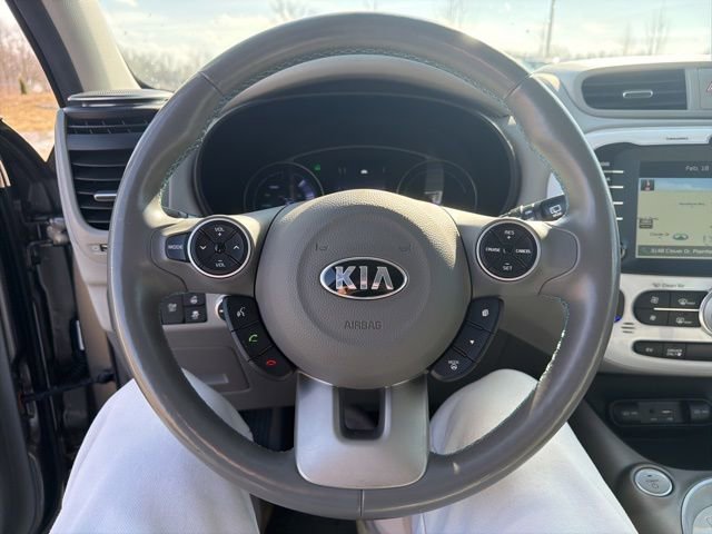 Used 2018 Kia Soul EV + w/ Sun & Fun Package image 39