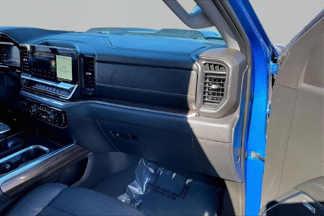 Used 2023 Chevrolet Silverado 1500 LT Trail Boss w/ Convenience Package II AWD/4WD image 18