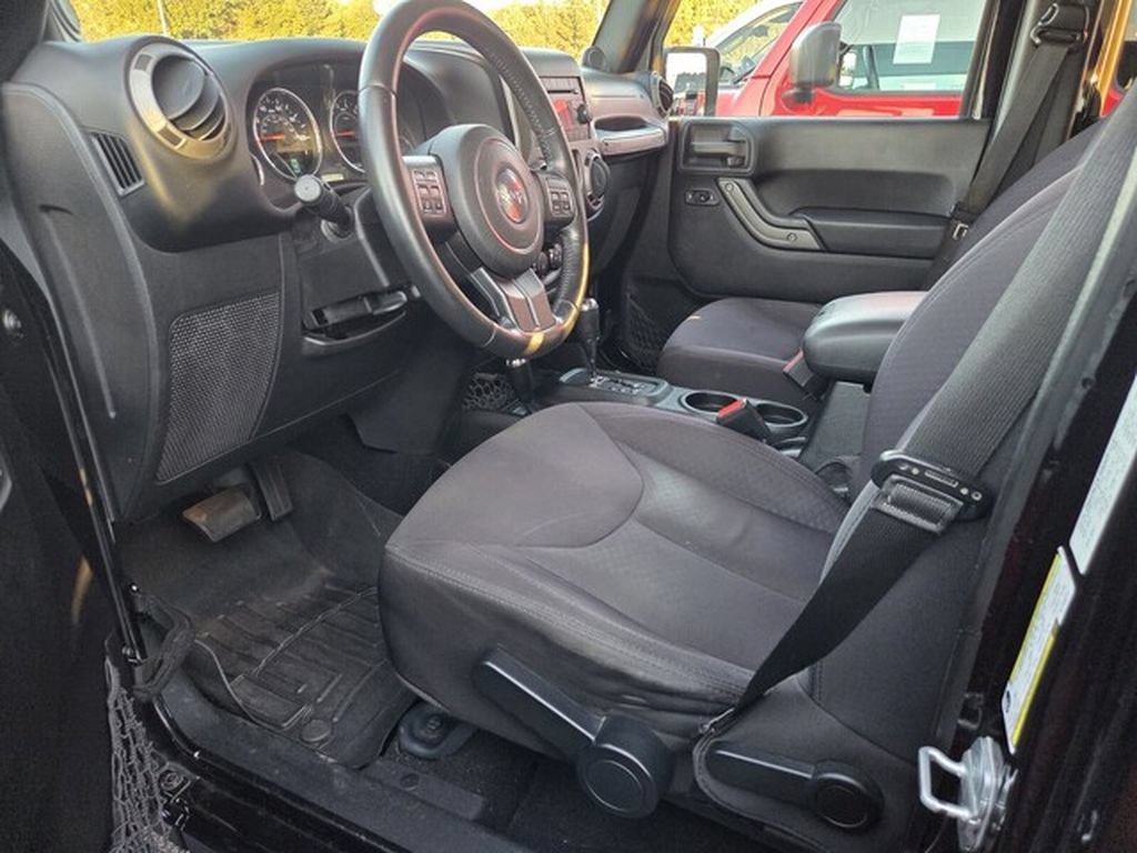 Used 2014 Jeep Wrangler Unlimited Sport w/ Quick Order Package 24S AWD/4WD image 4