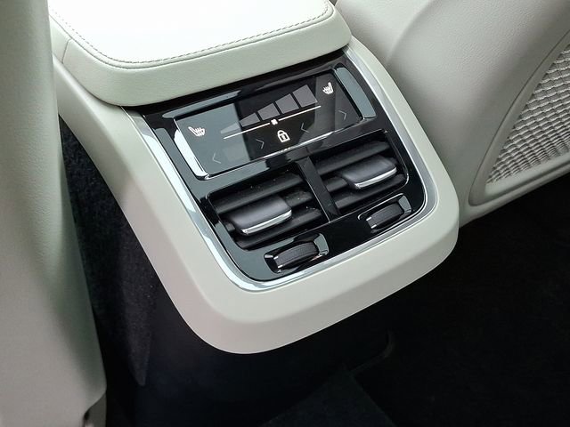 Used 2023 Volvo XC90 B5 Plus w/ Protection Package Premier image 15