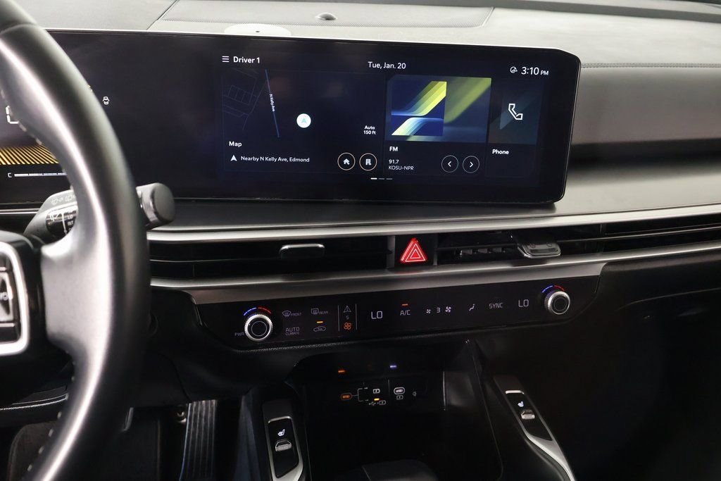 Used 2024 Kia Sorento S image 5