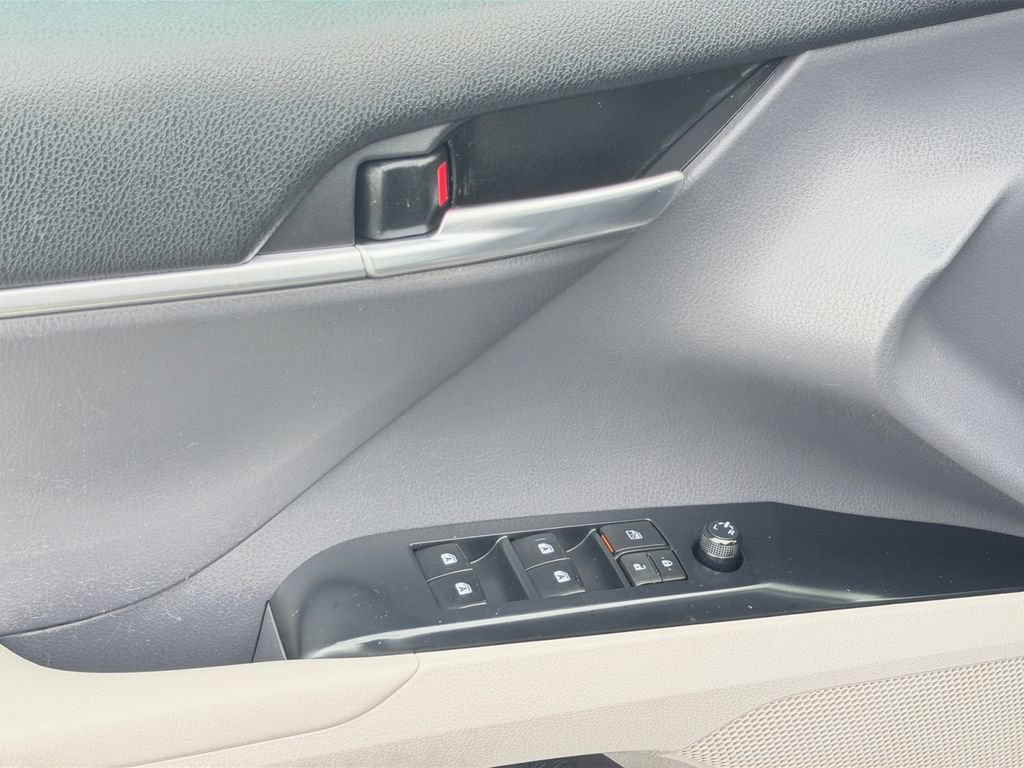 Used 2020 Toyota Camry LE w/ Cold Weather Package AWD/4WD image 15
