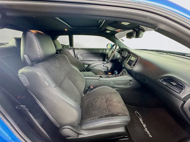 Used 2023 Dodge Challenger R/T w/ Plus Package image 27