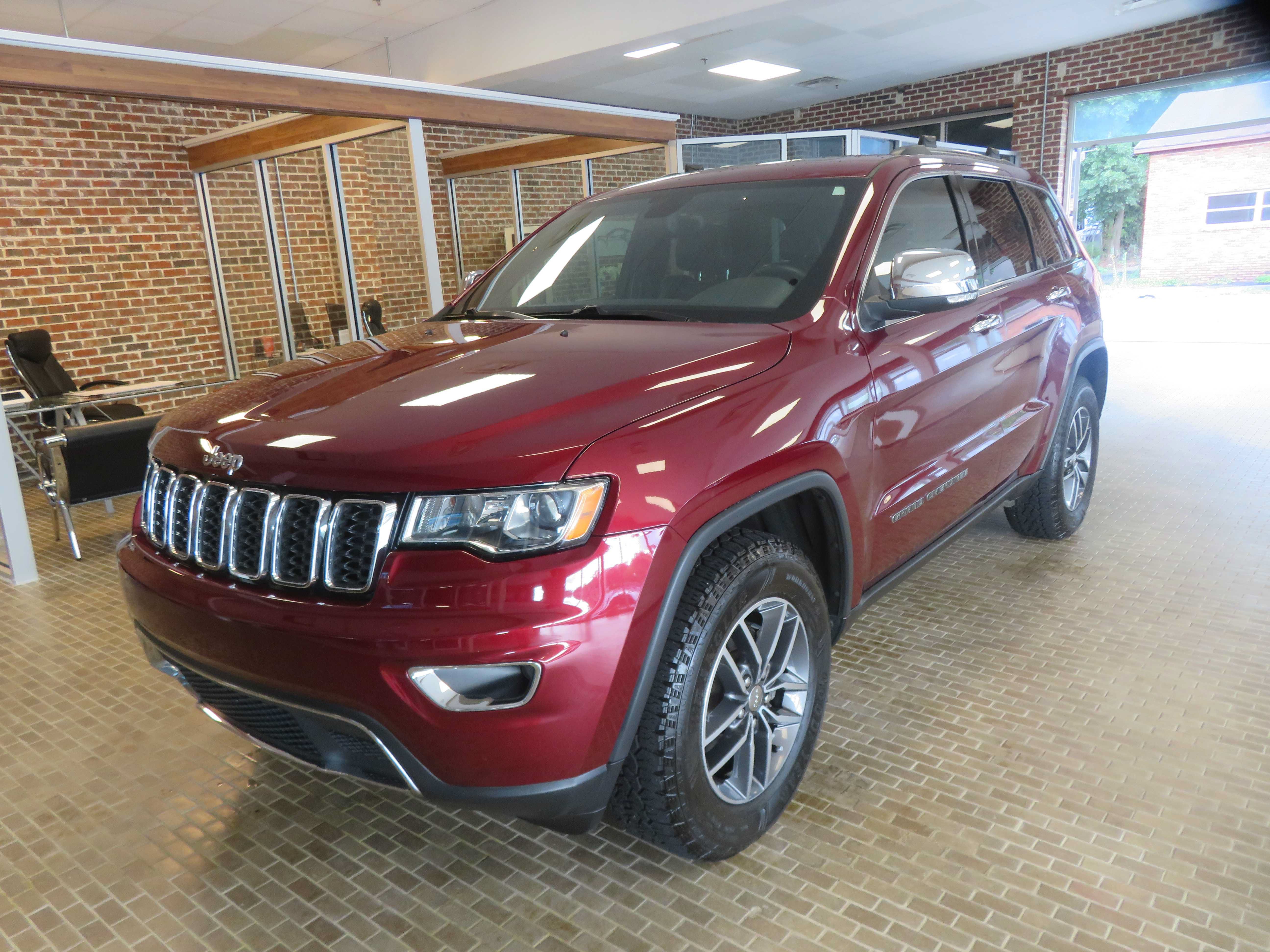 Used 2017 Jeep Grand Cherokee Limited AWD/4WD image 84