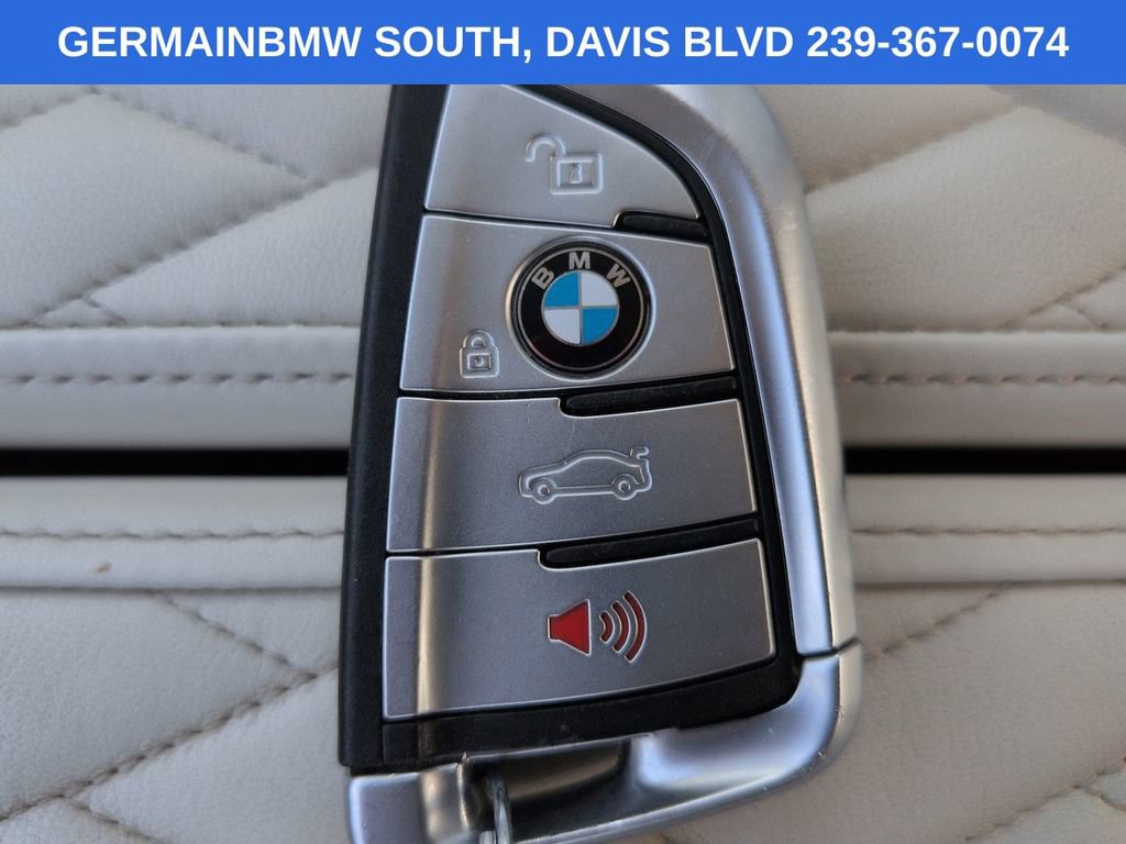 Used 2022 BMW ALPINA B7 xDrive AWD/4WD image 32