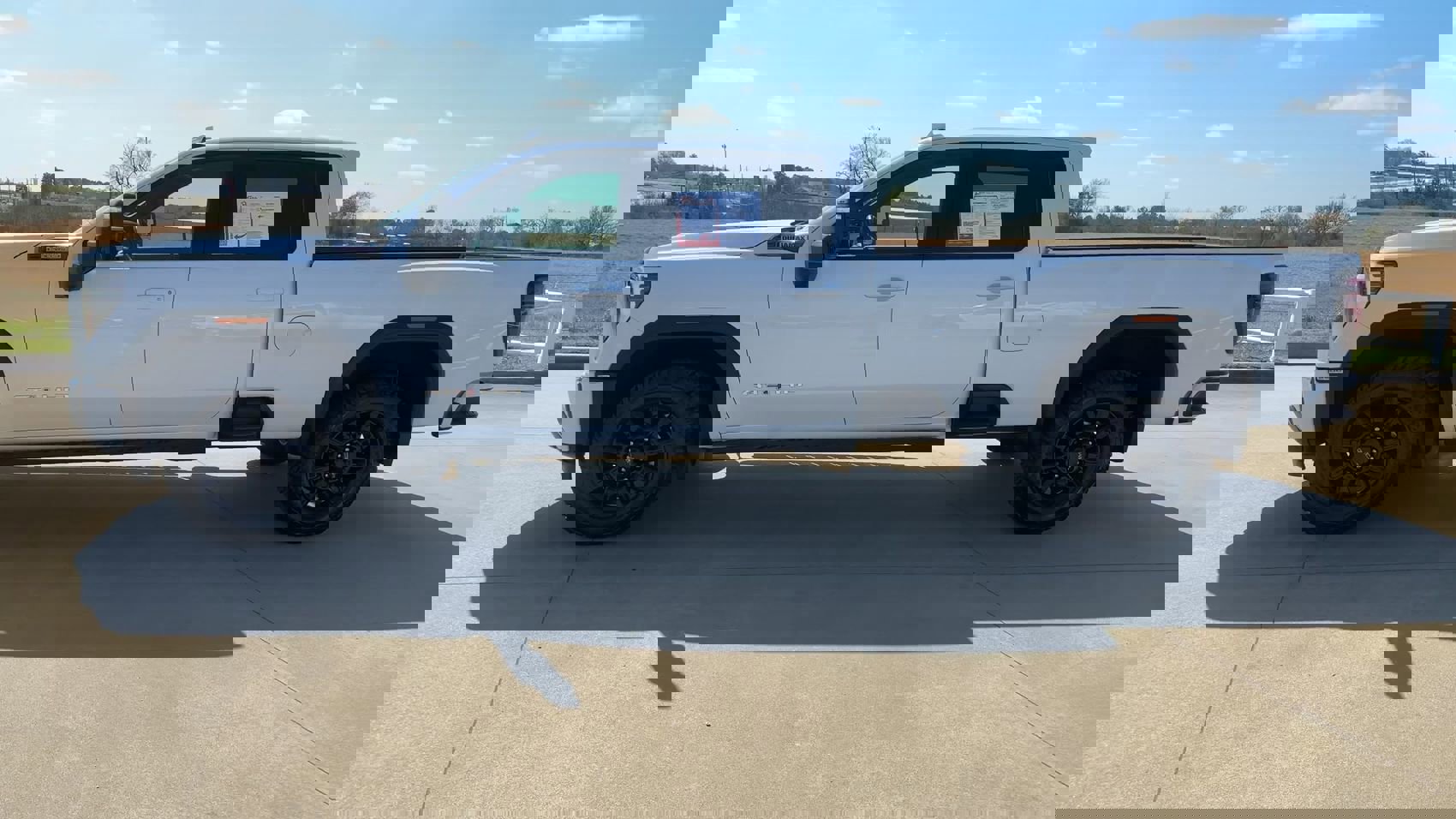 Used 2024 GMC Sierra 2500 AT4 w/ AT4 Premium Plus Package image 6