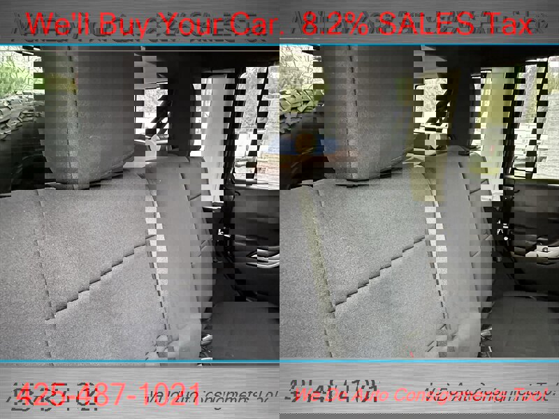 Used 2012 Jeep Wrangler Unlimited Rubicon w/ Connectivity Group image 27