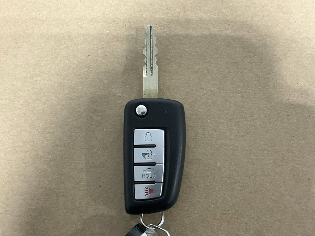 Used 2022 Nissan Versa S image 24