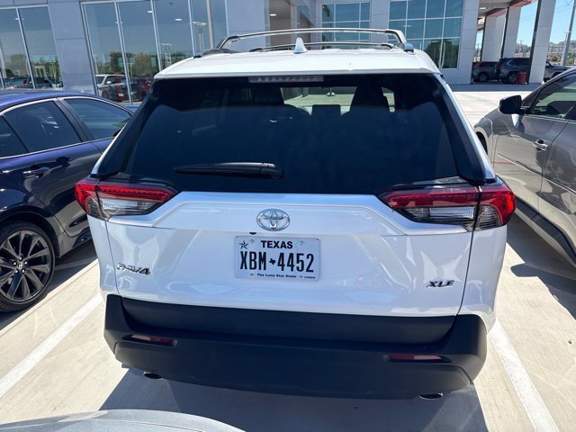 Used 2025 Toyota RAV4 XLE w/ Convenience Package FWD image 8