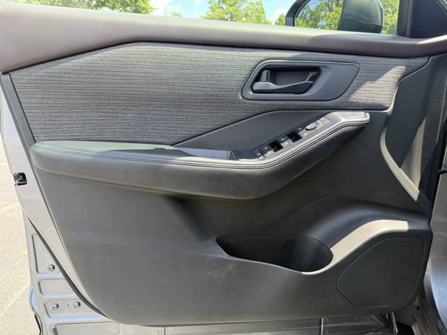 Used 2021 Nissan Rogue S AWD/4WD image 11