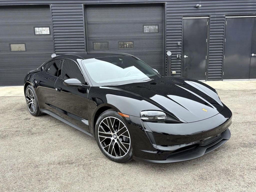Used 2022 Porsche Taycan image 12