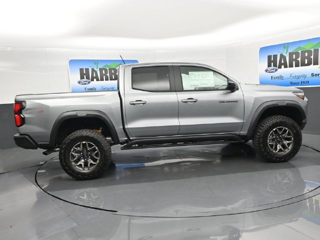 New 2026 Chevrolet Colorado ZR2 w/ Technology Package AWD/4WD image 6