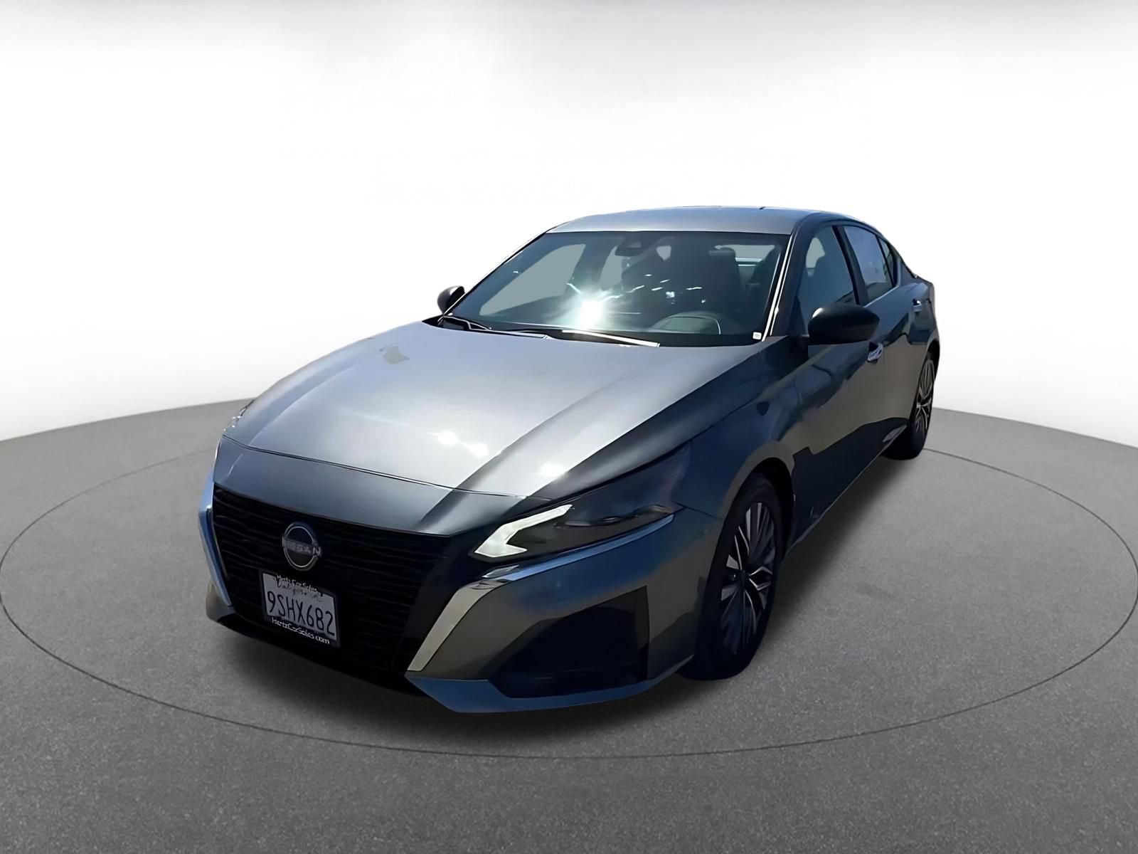 Used 2025 Nissan Altima 2.5 SV FWD image 7