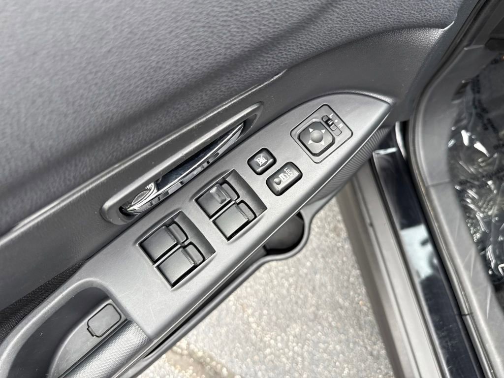 Used 2025 Mitsubishi Outlander Sport AWD image 14